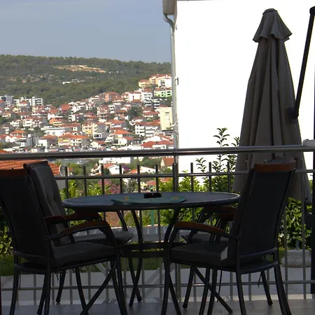 Andrea Apartment *