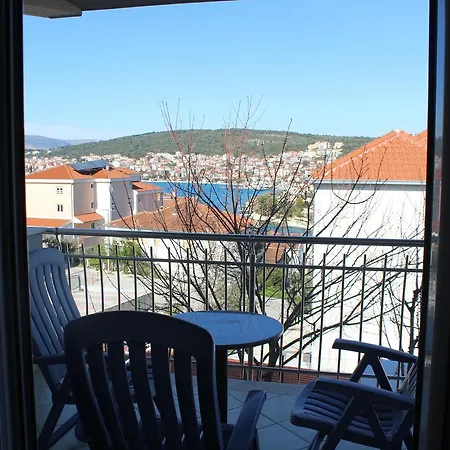 Apartment Andrea Trogir